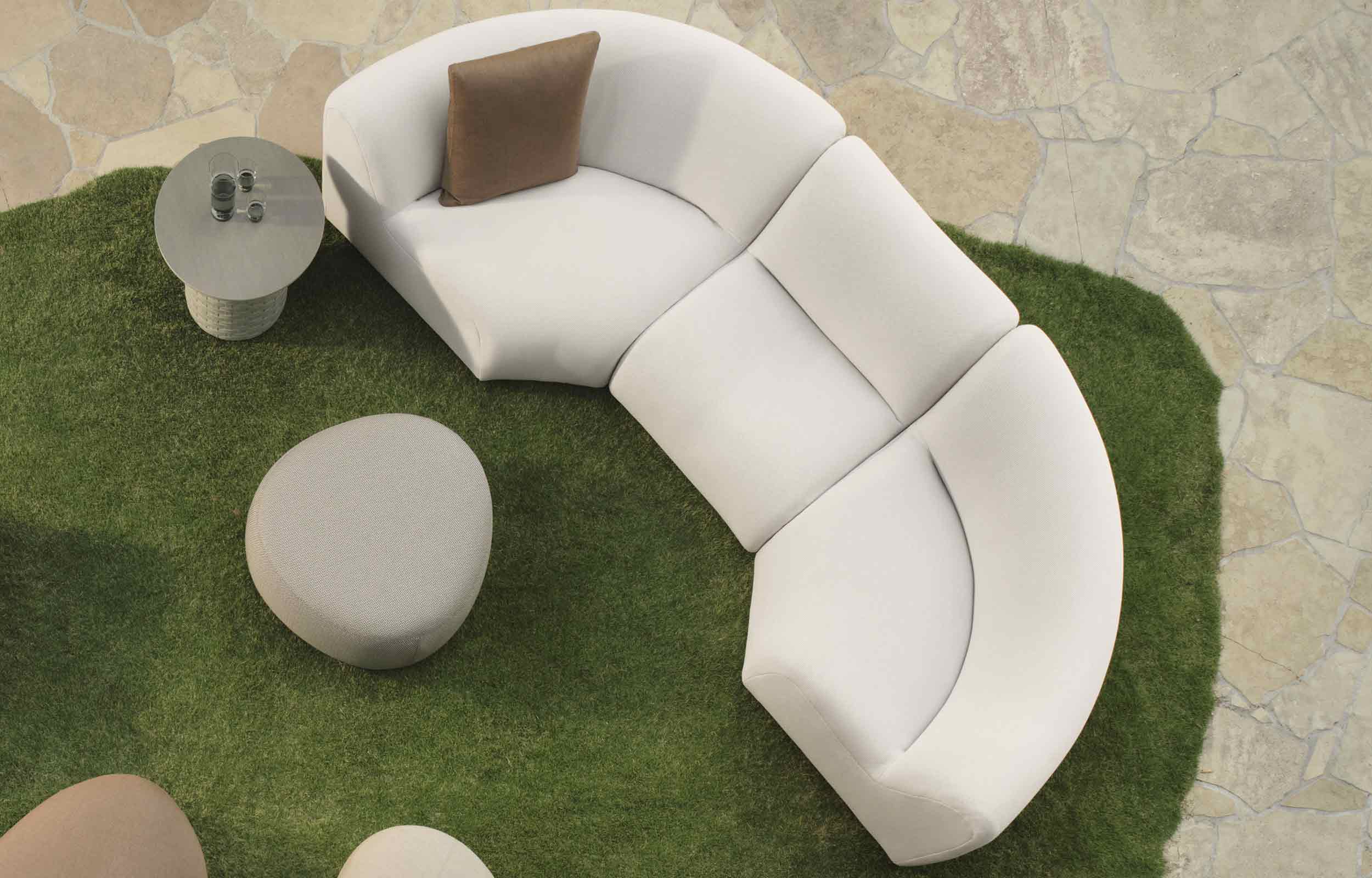 1977 Outdoor Sofa Package B King Living