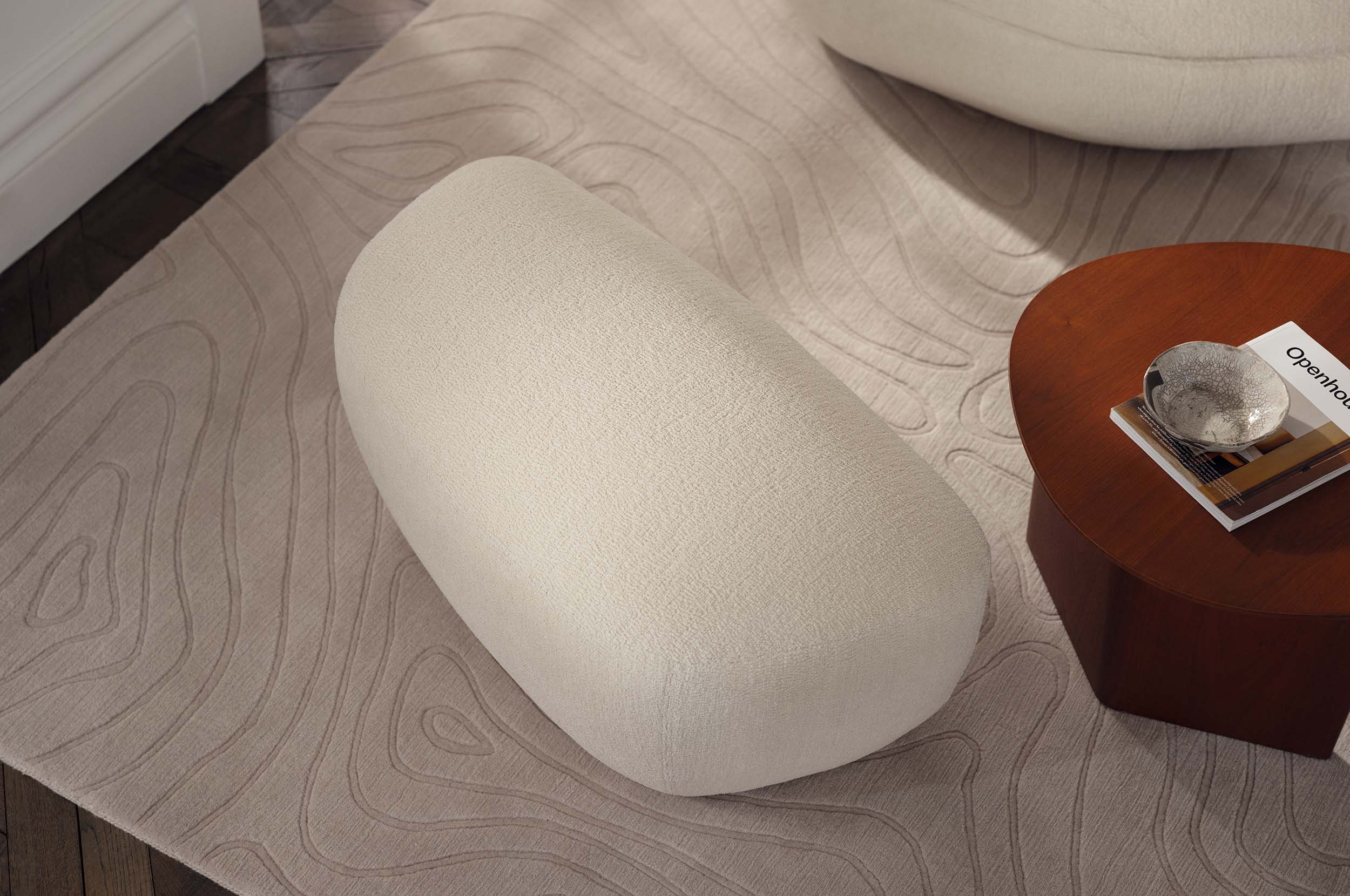 Aura Ottoman King Living