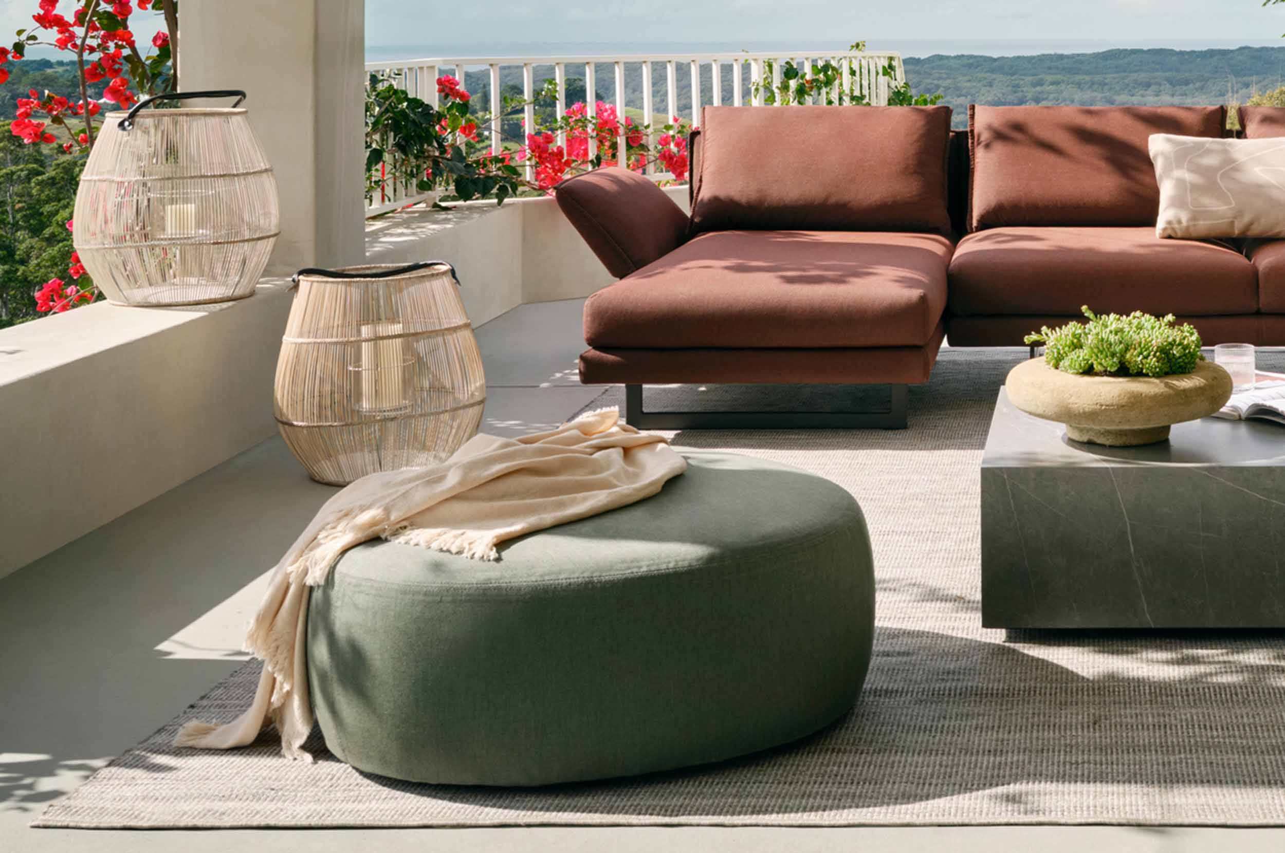 Crescent Outdoor Ottoman Medium King Living