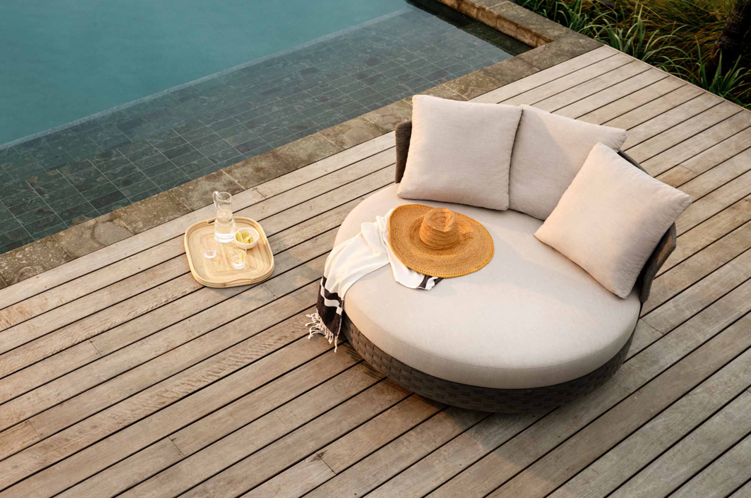 Circle shop round lounger