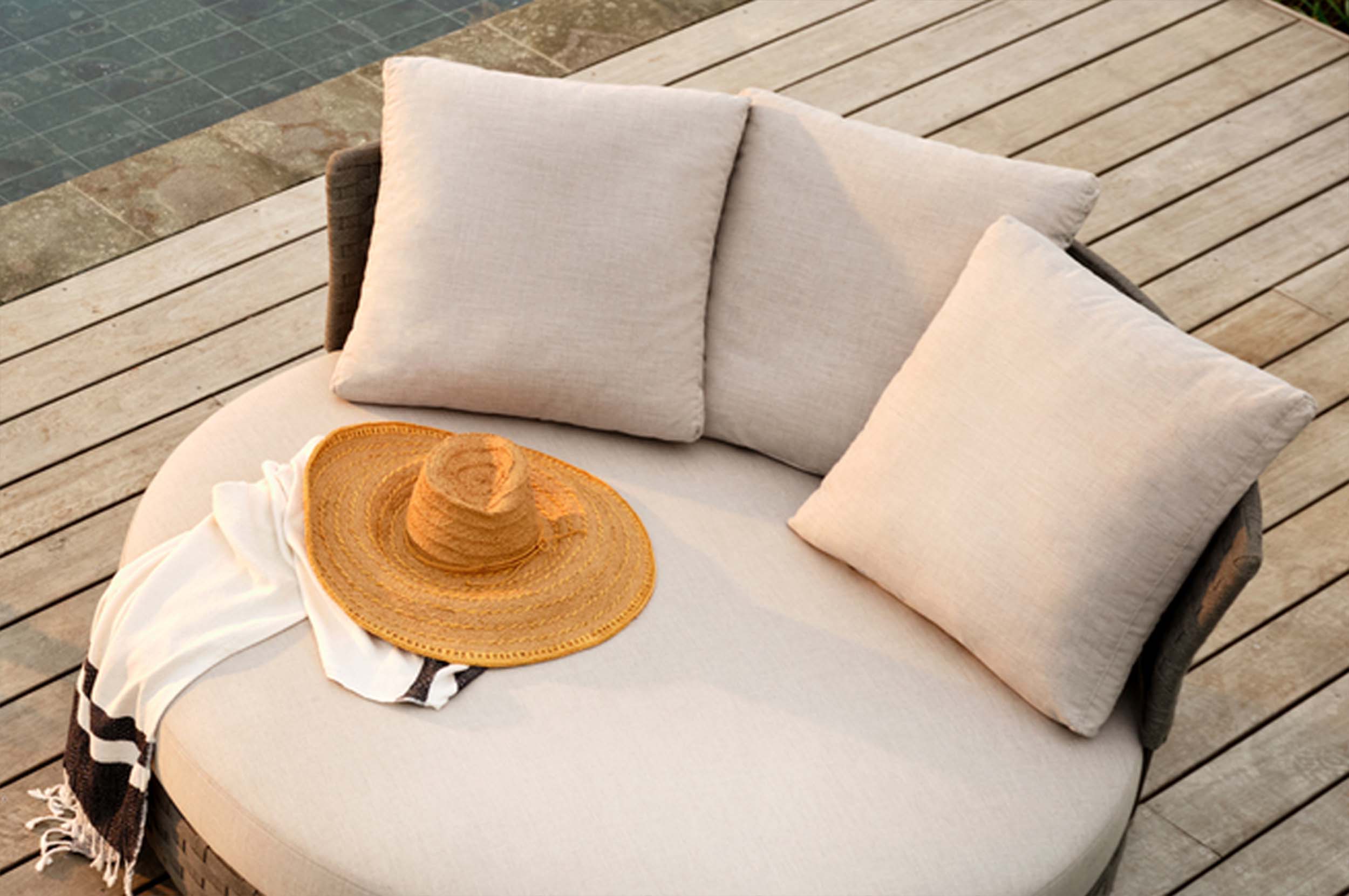Round outdoor sofa bed deals