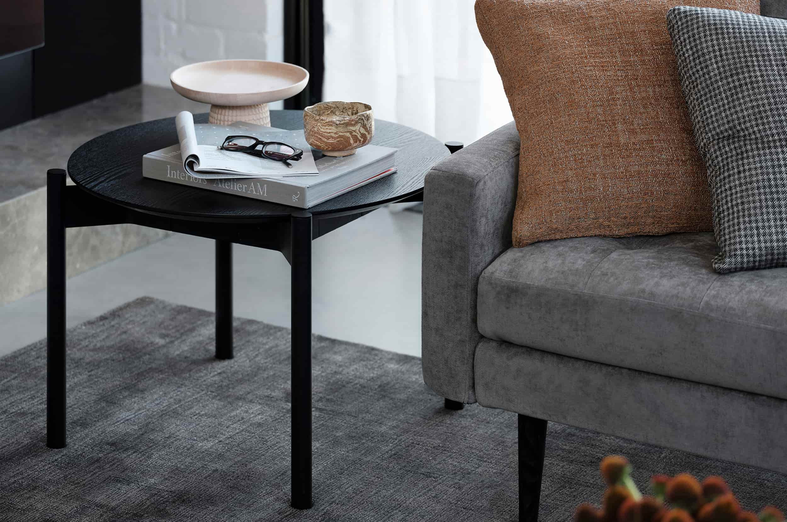 Occasional side clearance tables