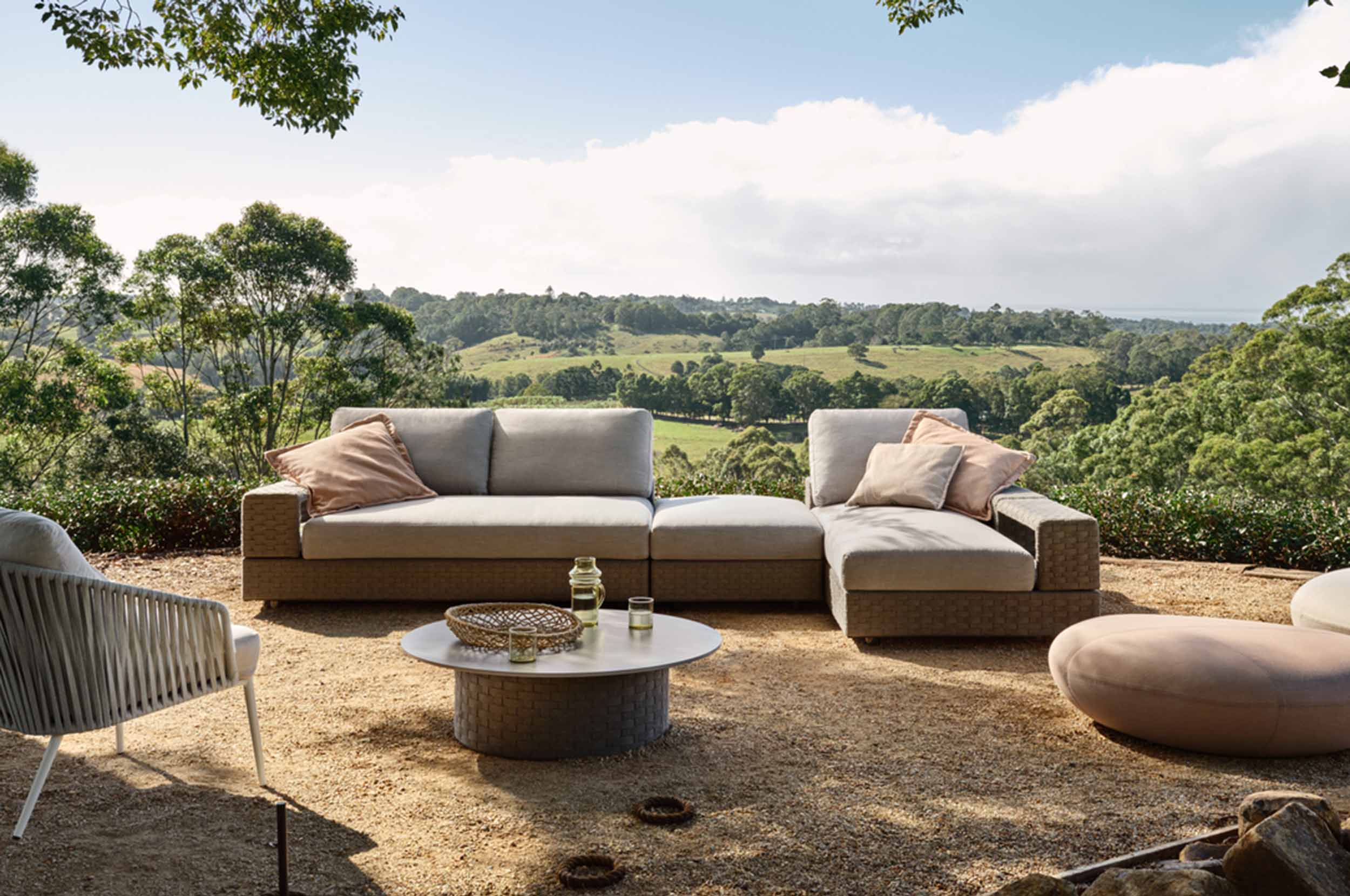 Jasper Outdoor Package B SLH plus Ottoman King Living