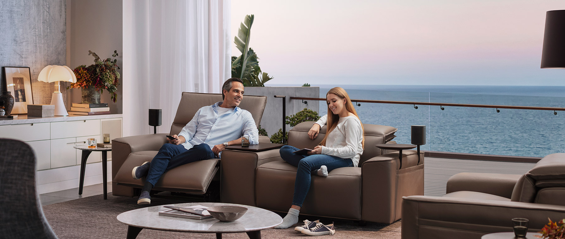 King Cloud III Recliner Sofa Luxurious reclining sofa Lounge